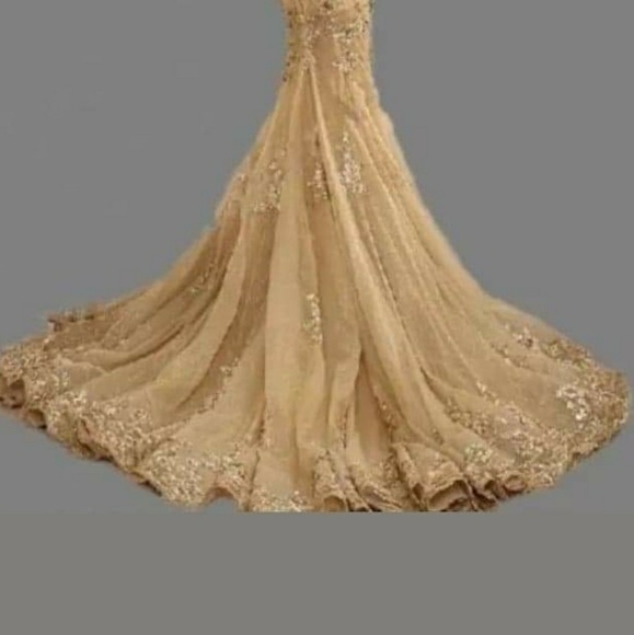 Beautiful gold sequin gown - Picture 6 of 6